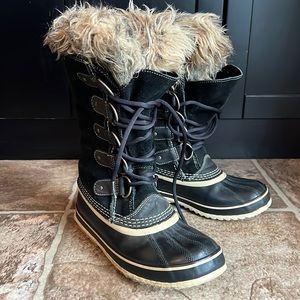 Sorel joan of arctic boots, size 8, winter boots